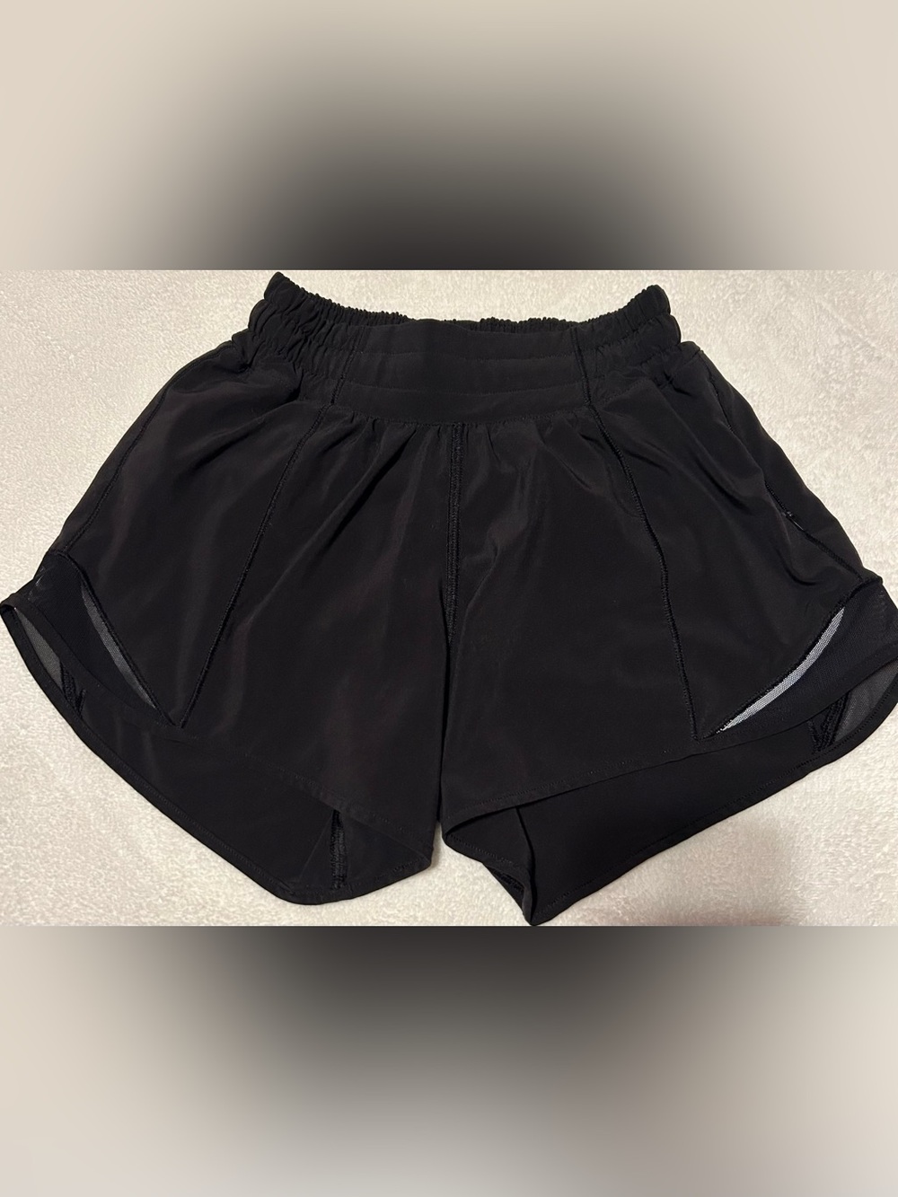 Lululemon Hotty Hot LR Shorts - size 0